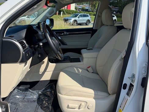 Used 2023 Lexus GX 460 Premium w/ Premium Package AWD/4WD image 2