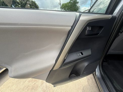 Used 2013 Toyota RAV4 XLE FWD image 22