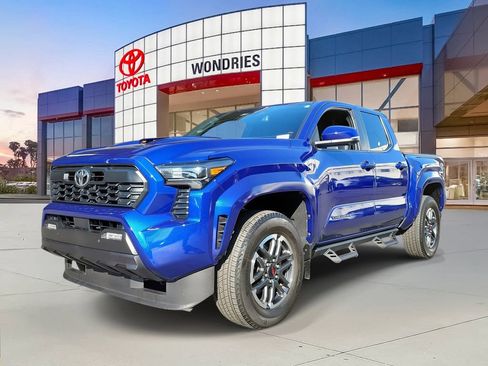 Used 2024 Toyota Tacoma TRD Sport w/ TRD Sport Premium Package image 2