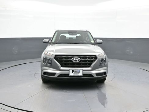 Used 2023 Hyundai Venue SE w/ Cargo Package image 2