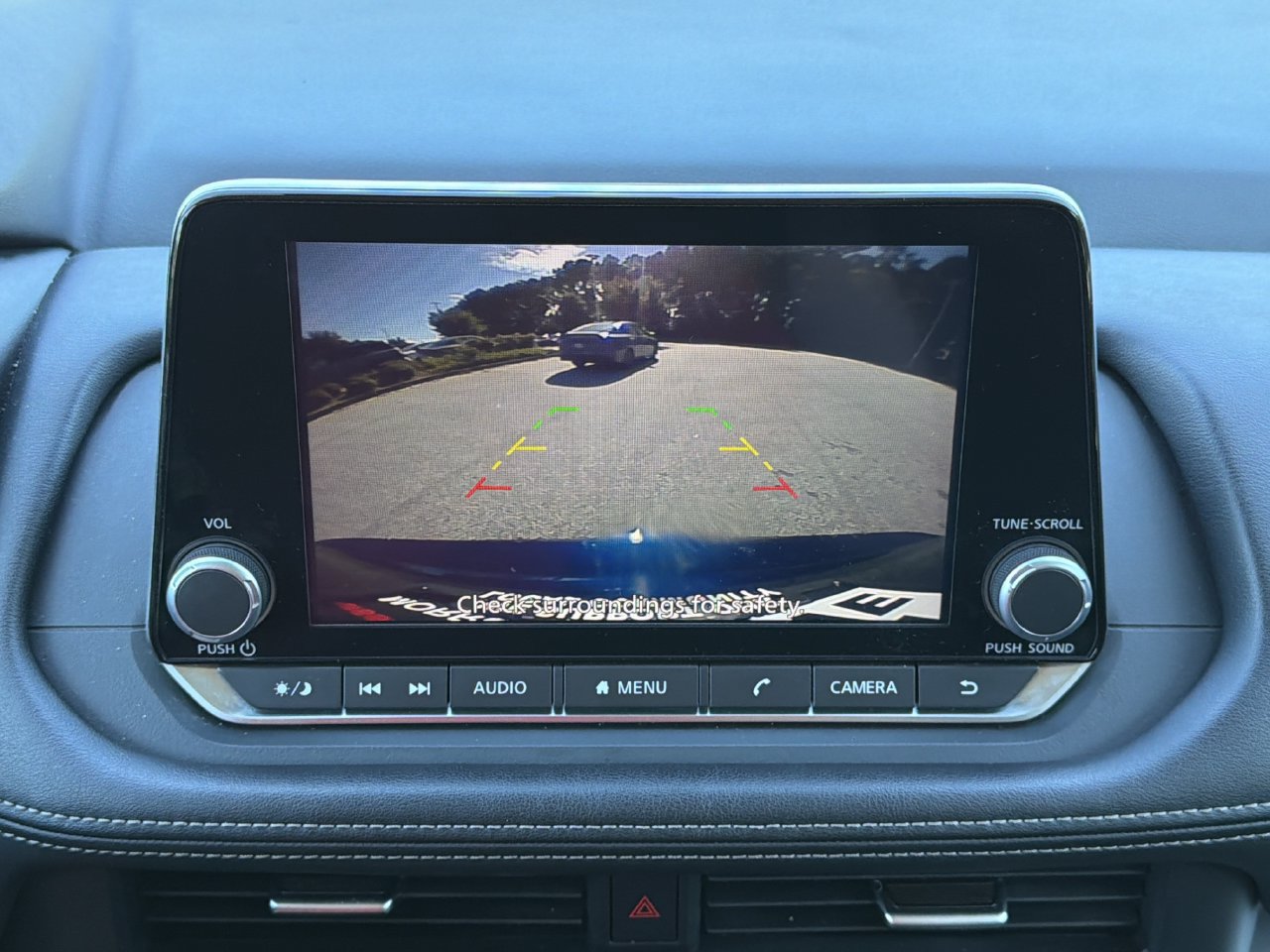 Used 2025 Nissan Rogue SV AWD/4WD image 3