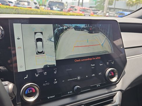 Used 2024 Lexus RX 450h AWD w/ Luxury Package image 11