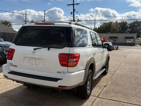 Used 2004 Toyota Sequoia SR5 image 4