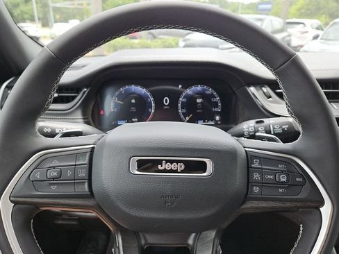 Used 2026 Jeep Grand Cherokee L Limited w/ Trailer Tow Package AWD/4WD image 11