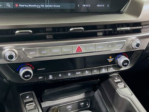 New 2025 Kia Telluride S image 16