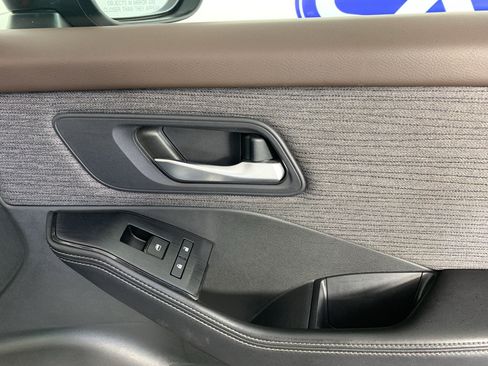 Used 2023 Nissan Rogue SV FWD image 40
