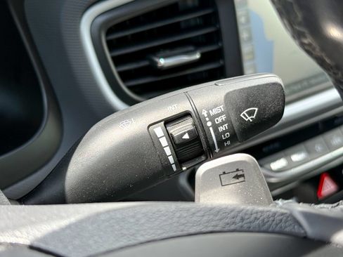 Used 2019 Hyundai Ioniq Limited FWD image 32