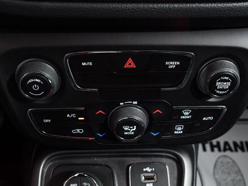 Used 2019 Jeep Compass Trailhawk image 30