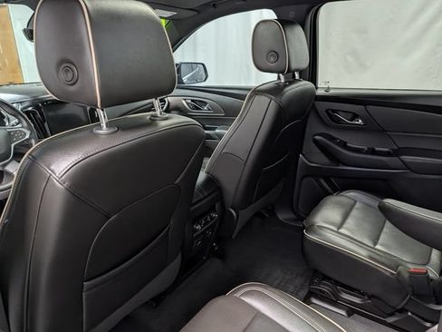 Used 2023 Chevrolet Traverse Premier AWD/4WD image 14