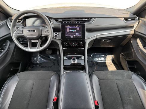 Used 2023 Jeep Grand Cherokee L Laredo AWD/4WD image 15