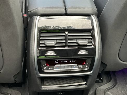 Used 2019 BMW X5 xDrive40i w/ Convenience Package AWD/4WD image 19