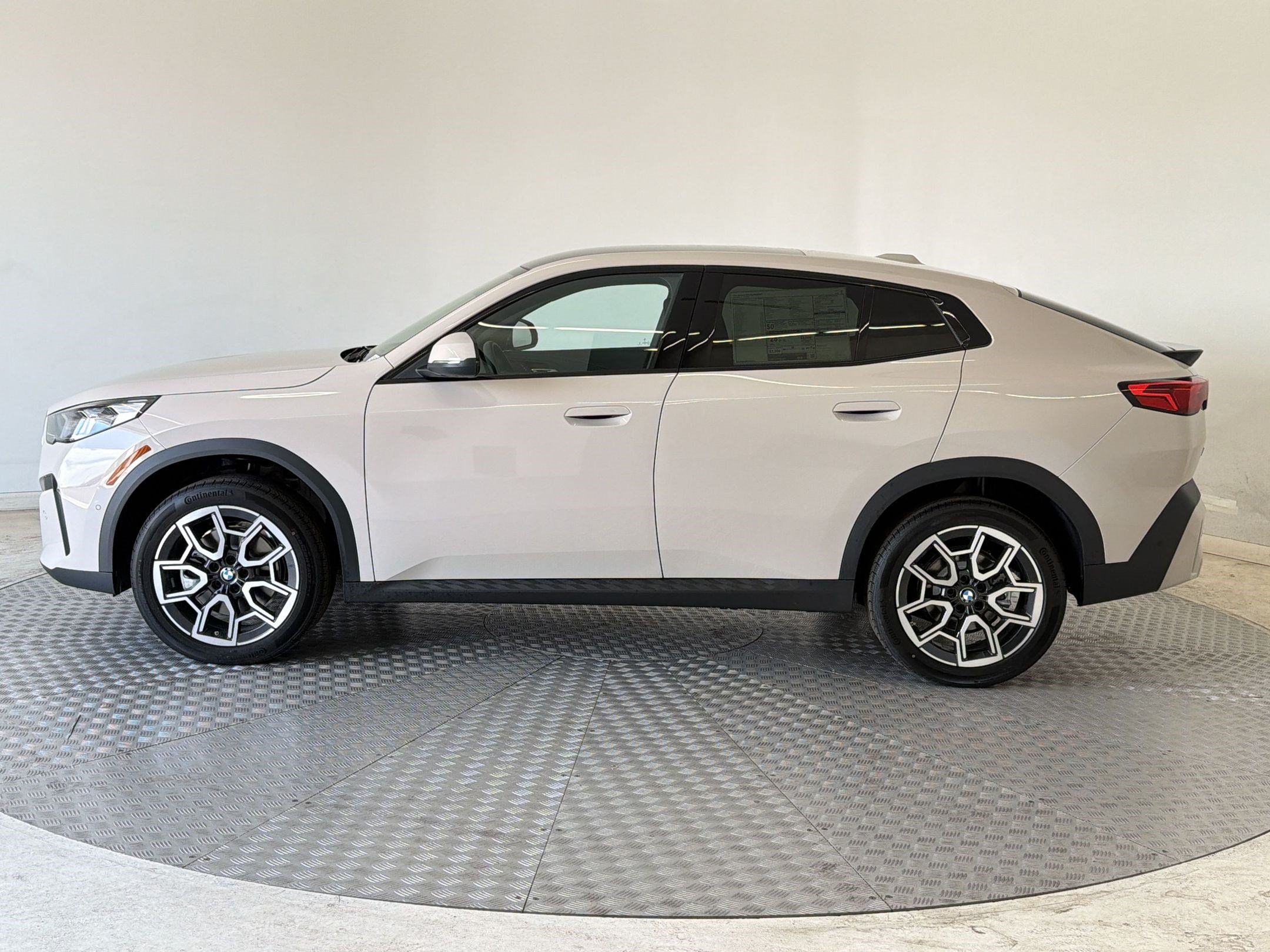 New 2026 BMW X2 xDrive28i w/ Convenience Package AWD/4WD image 2