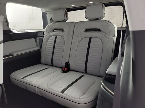 Used 2024 Rivian R1S Adventure AWD/4WD image 22