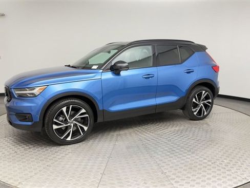 Used 2021 Volvo XC40 T5 R-Design w/ Advanced Package image 6