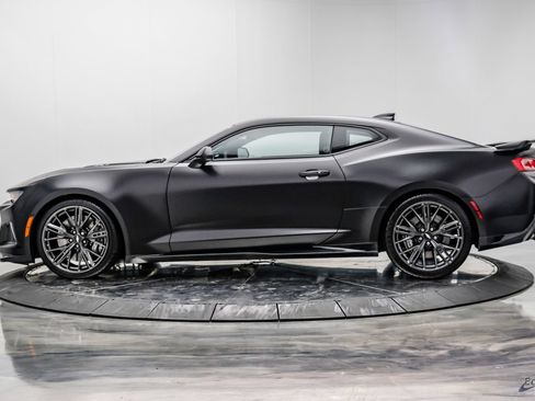 Used 2018 Chevrolet Camaro ZL1 RWD image 7