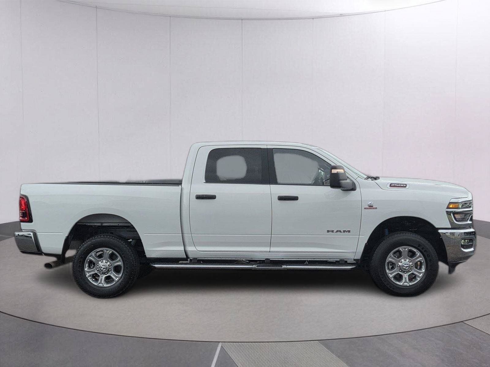 Used 2025 RAM 2500 Big Horn AWD/4WD image 3