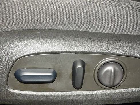 Used 2023 Chevrolet Malibu LT image 18