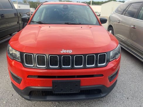 Used 2018 Jeep Compass Sport FWD image 3