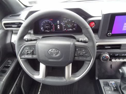Used 2025 Toyota Tacoma TRD Sport AWD/4WD image 12