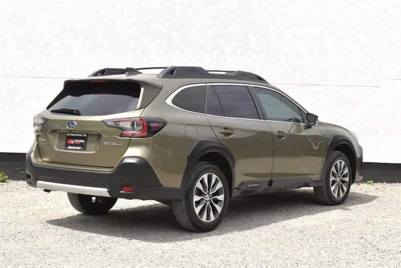 Used 2023 Subaru Outback Limited AWD/4WD image 5