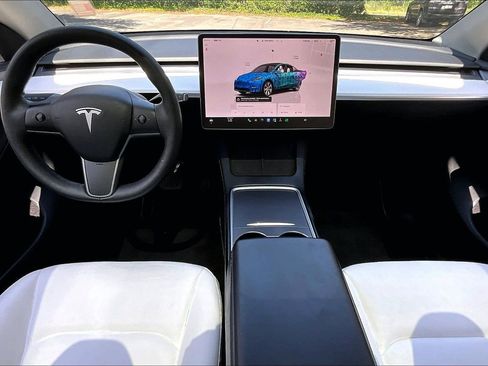 Used 2023 Tesla Model Y Long Range AWD/4WD image 7