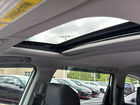 Used 2018 Honda CR-V Touring image 23