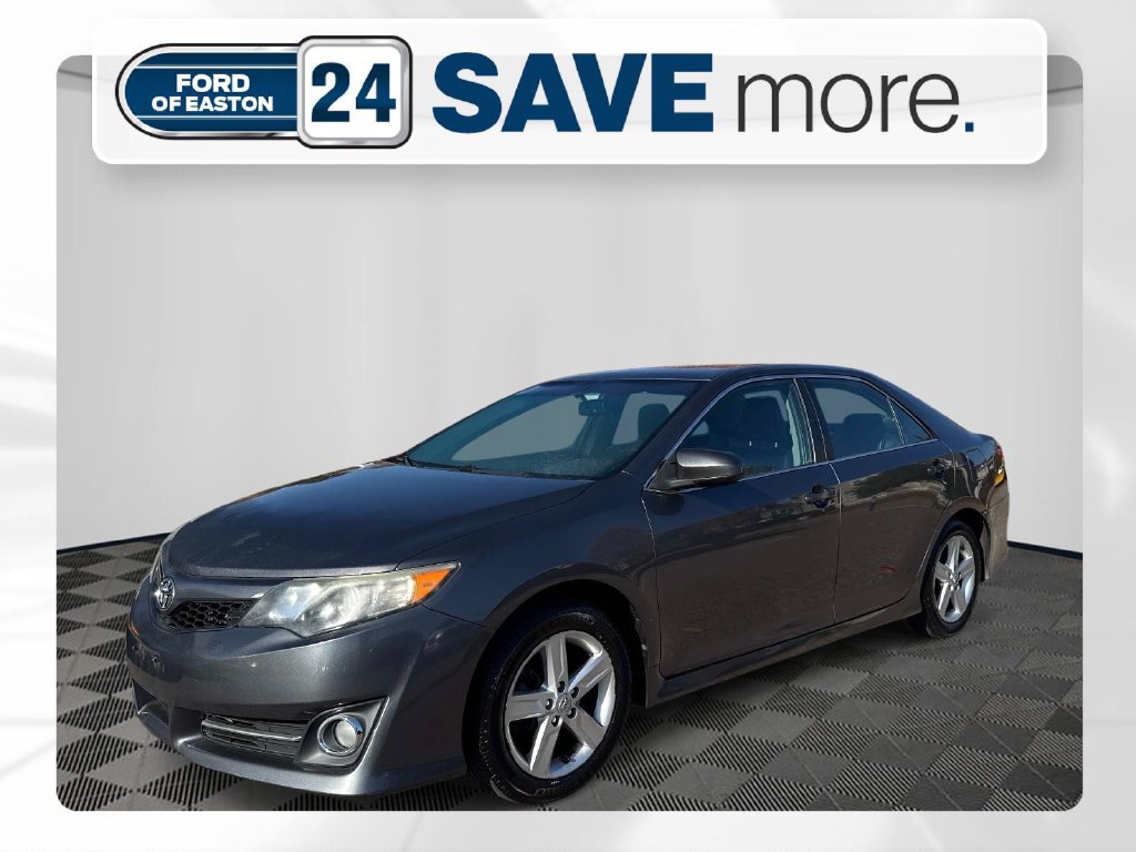 Used 2014 Toyota Camry SE w/ Leather Package FWD image 1