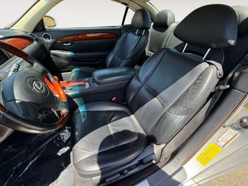 Used 2005 Lexus SC 430 Convertible w/ Preferred Accessory Pkg RWD image 10