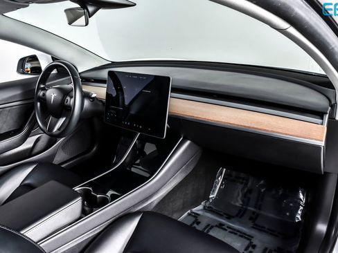 Used 2019 Tesla Model 3 Standard Range Plus image 21