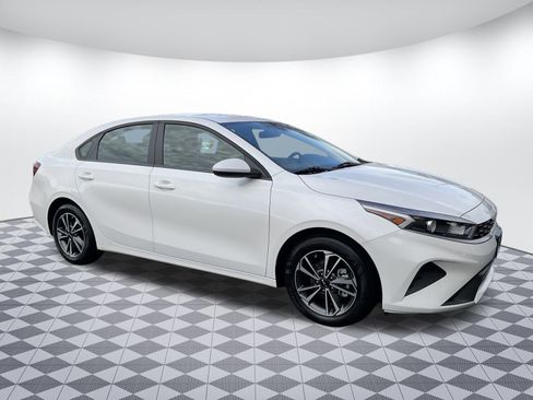 Used 2024 Kia Forte LXS image 1
