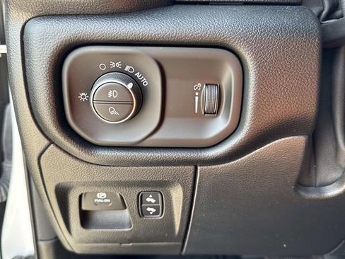 Used 2022 RAM 1500 Big Horn AWD/4WD image 33