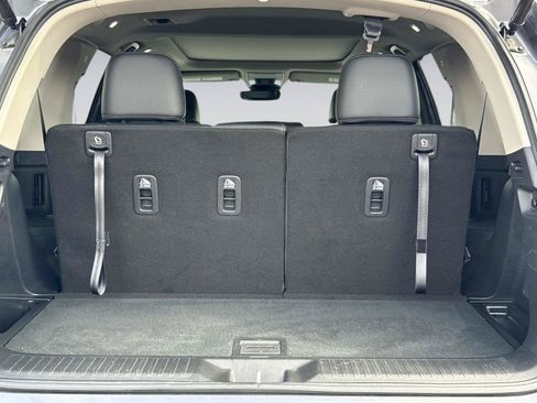 Certified 2025 Honda Pilot Touring image 12