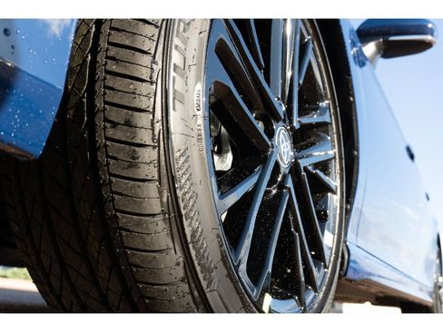 Used 2026 Toyota Camry SE w/ Convenience Package image 9