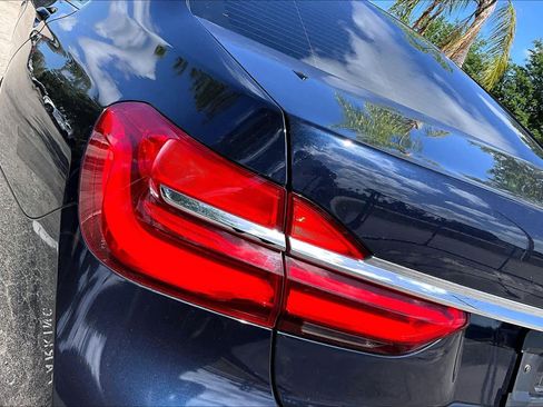 Used 2019 BMW 750i image 29