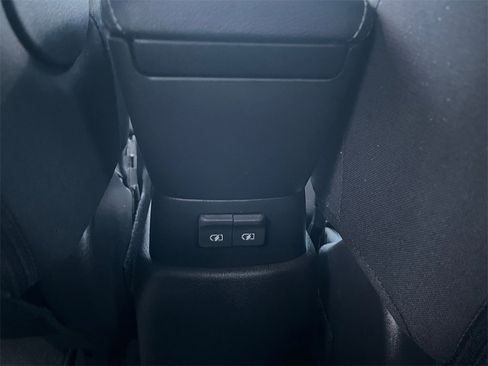 Used 2024 Nissan Kicks S image 18