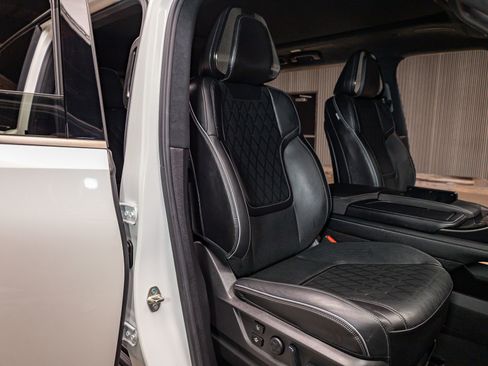 Used 2025 INFINITI QX80 Autograph w/ Autograph Exterior Package image 28