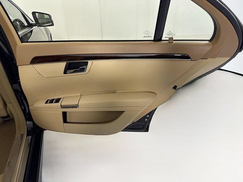 Used 2011 Mercedes-Benz S 550 4MATIC image 27