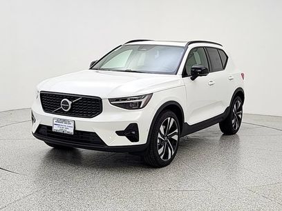 New 2026 Volvo XC60 B5 Ultra w/ Climate Package