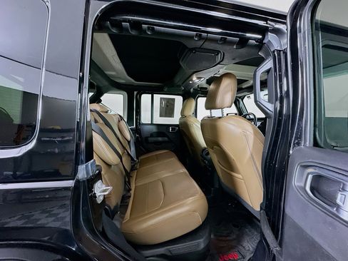 Used 2022 Jeep Wrangler Sahara w/ Cold Weather Group image 29