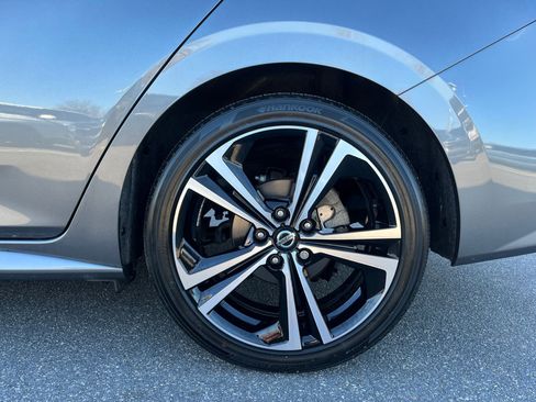 Used 2023 Nissan Sentra SR w/ SR Premium Package image 19