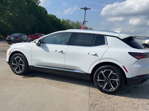 New 2025 Chevrolet Equinox EV LT image 6