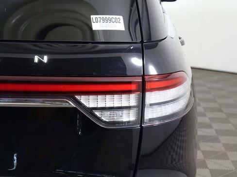 Used 2023 Lincoln Aviator Standard image 16