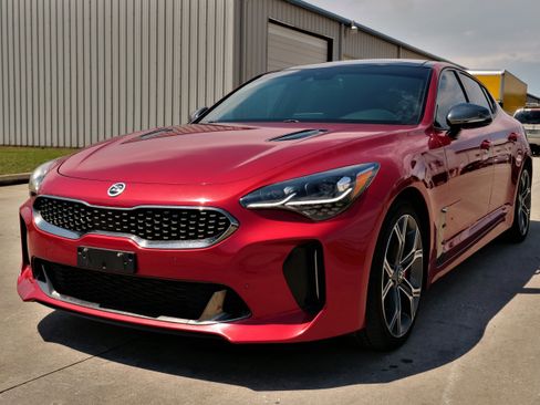 Used 2020 Kia Stinger GT1 image 1