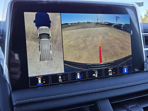 Used 2021 GMC Yukon SLT w/ SLT Premium Package image 19