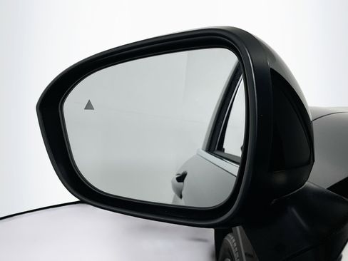 Used 2024 Mitsubishi Outlander SE image 16