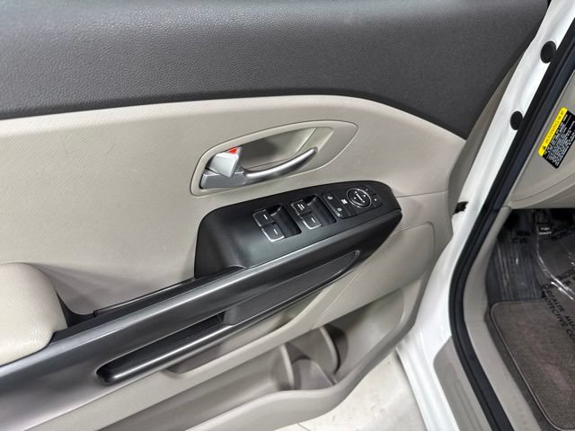 Used 2018 Kia Sedona L FWD image 11