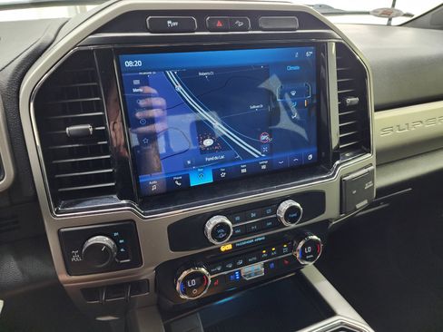 Used 2022 Ford F250 Lariat image 11