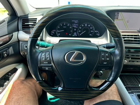 Used 2017 Lexus LS 460 image 30