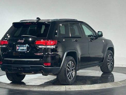 Used 2019 Jeep Grand Cherokee Trailhawk AWD/4WD image 10