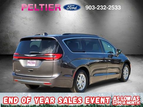 Used 2022 Chrysler Pacifica Touring-L image 4